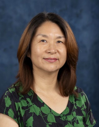 Headshot of Hiroko Tomono Furniss