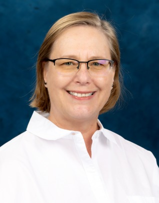 Headshot of Lisa MacLeod