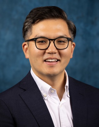 Headshot of Eric Reker