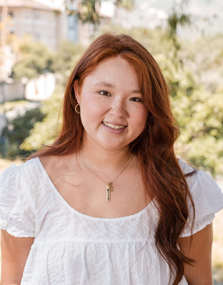 Kaitlyn Hallworth Headshot