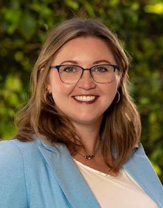 Headshot of Robin Fales
