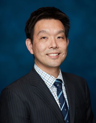Headshot of Tetsushi Ogata