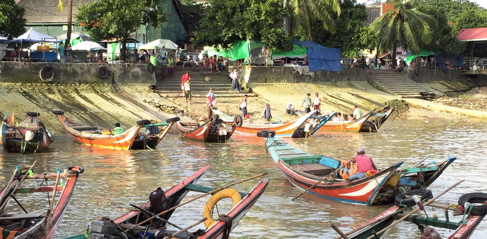 Image of boats on a dock.