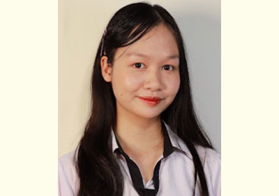 Tram Tran Headshot