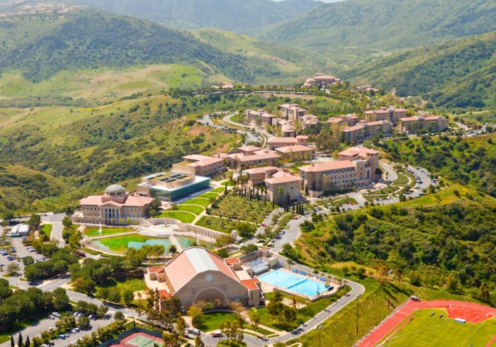 https://admissions.soka.edu/www/images/Architecture/201107_SUA%20full%20aerial%20magb.jpg