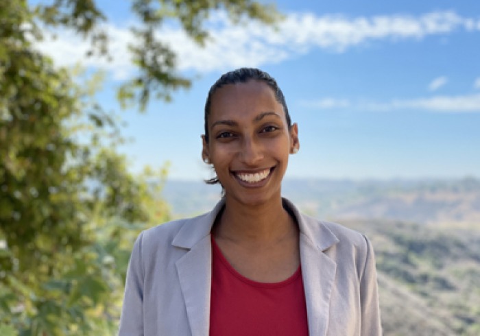 Headshot of Maya Gunaseharan