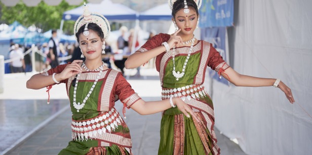 Image of traditional indian dancers at Peace Gala