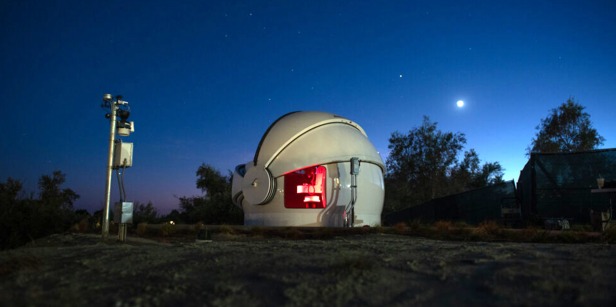 Nieves Observatory at night