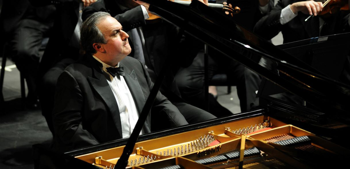 Yefim Bronfman playing piano in concert
