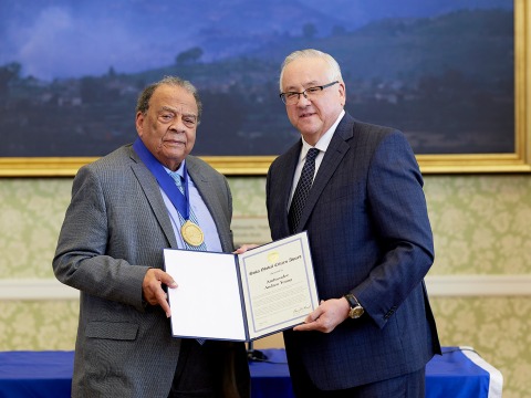 Ambassador Andrew Young accepts Soka Global Citizen Award from President Ed Feasel