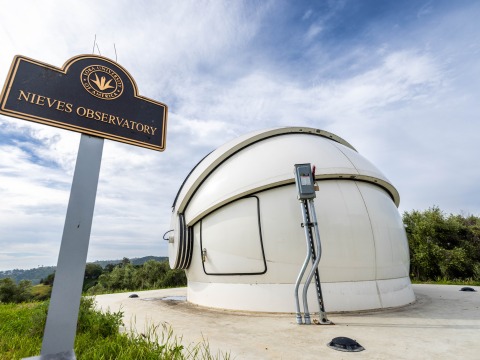 Exterior photo of Nieves Observatory on SUA's Campus