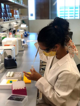 Woman working in bio lab